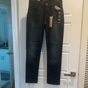 Levi’s jeans mid rise. Skinny legs 

Size 6